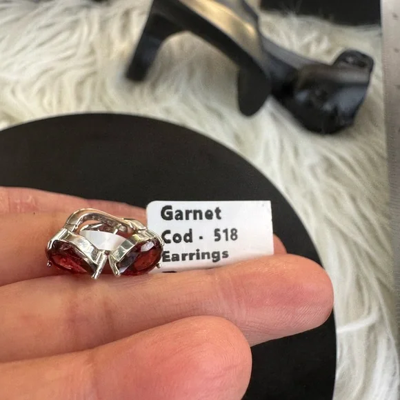 Elegant Garnet Teardrop Earrings in 925 Sterling Silver - Picture 2 of 4